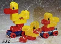 532 Pull-along ducks